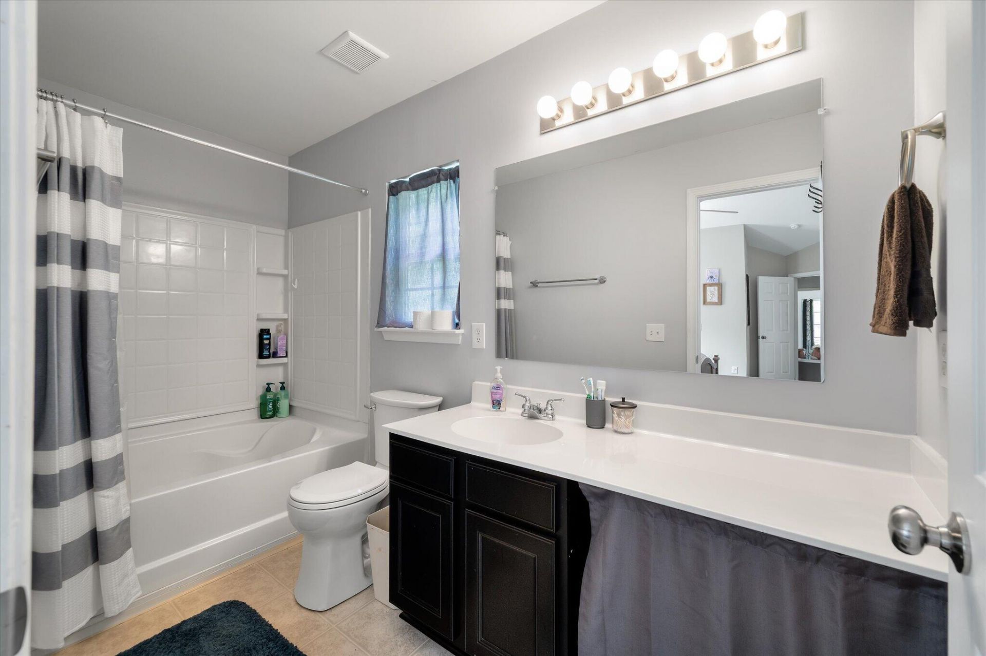 120 Avonshire Drive Photo 22