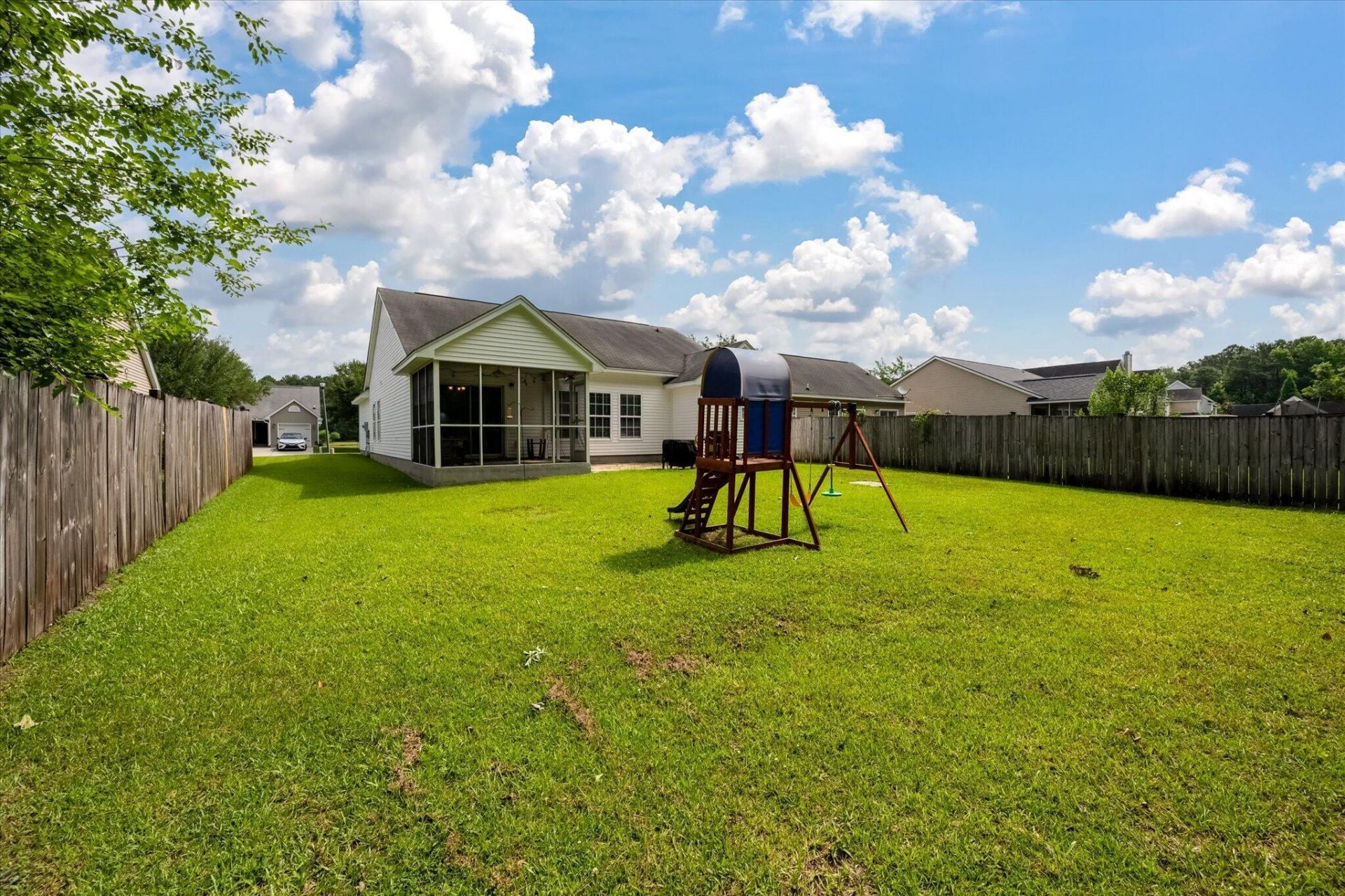 120 Avonshire Drive Photo 31