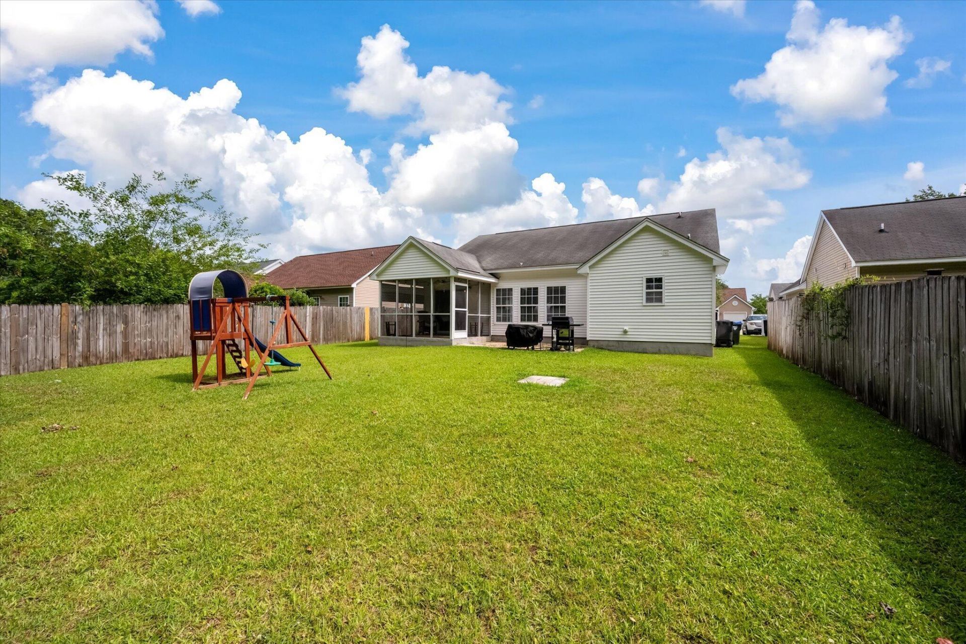 120 Avonshire Drive Photo 32