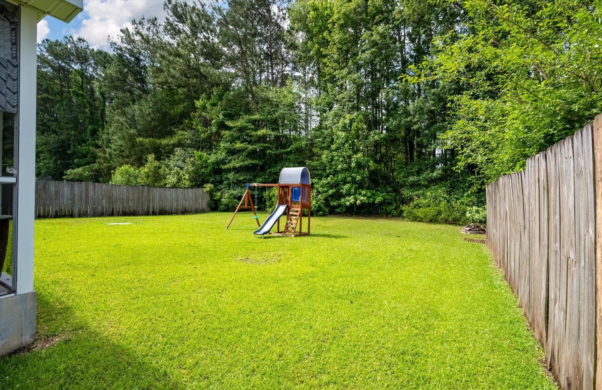 120 Avonshire Drive Photo 34