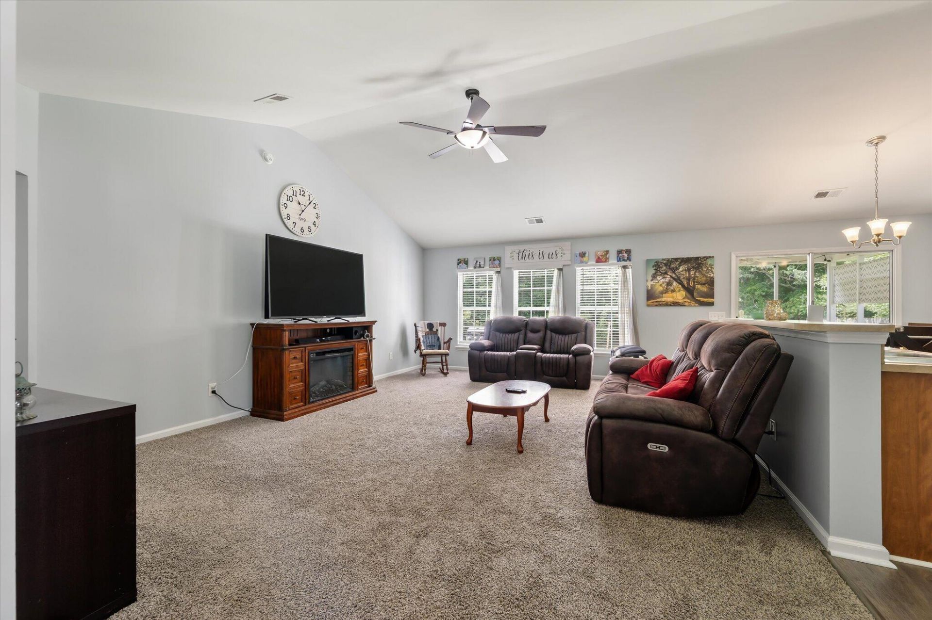 120 Avonshire Drive Photo 5