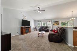 120 Avonshire Drive photo 4