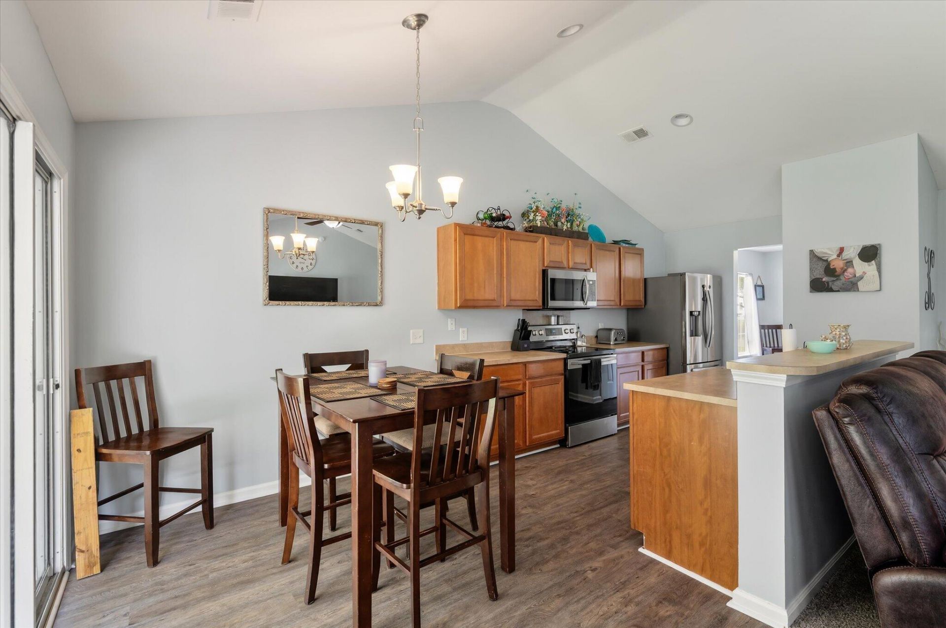 120 Avonshire Drive Photo 8