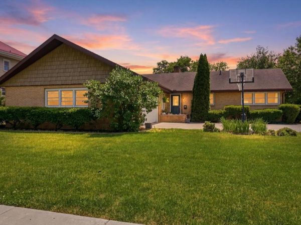 409 E Oak Street, Fairbury, IL 61739