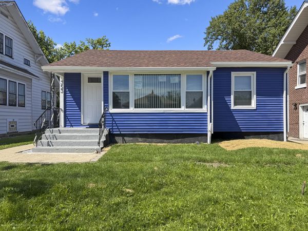 353 W 15th Place , Chicago Heights, IL 60411