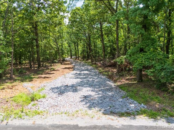 9854 E 580 , Locust Grove, OK 74352
