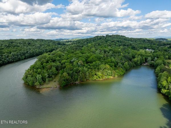 500 Geisler Rd, Piney Flats, TN 37686
