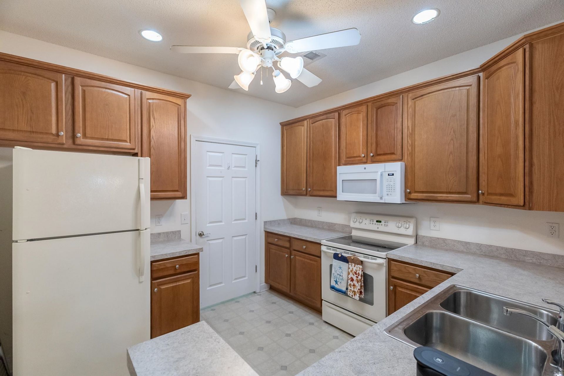 63 Hidden Oakes Ct.  Photo 11