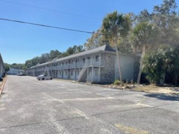 201 E College Boulevard, Unit 13, Niceville, FL 32578