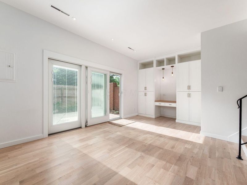 2840 Chateau Circle S, Unit 28, Columbus, OH 43221 Photo 11