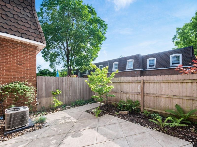2840 Chateau Circle S, Unit 28, Columbus, OH 43221 Photo 36