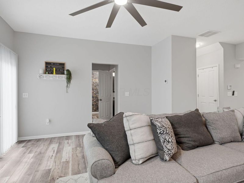 4384 Grand Crossing Boulevard, Unit 6, Grove City, OH 43123 Photo 8