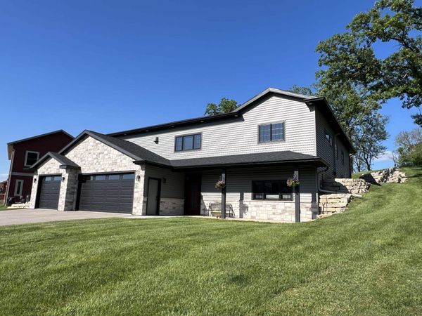 107 Savannah Circle, Barneveld, WI 53507