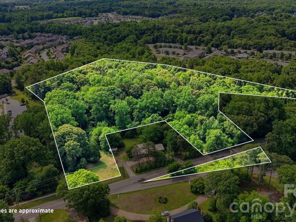 1321 Mecklenburg Highway , Mooresville, NC 28115