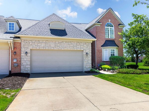 47507 Vistas Cir Drive N, Canton, MI 48188