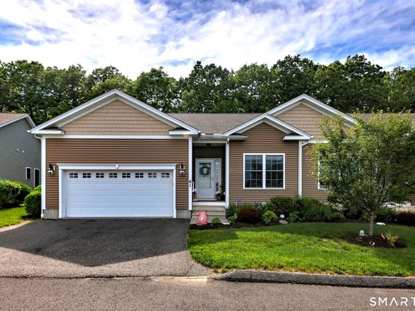61 Pondview, Unit 61, Beacon Falls, CT 06403