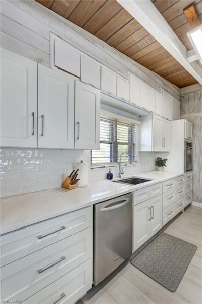 370 Bayland Rd , Fort Myers Beach, FL 33931 Photo