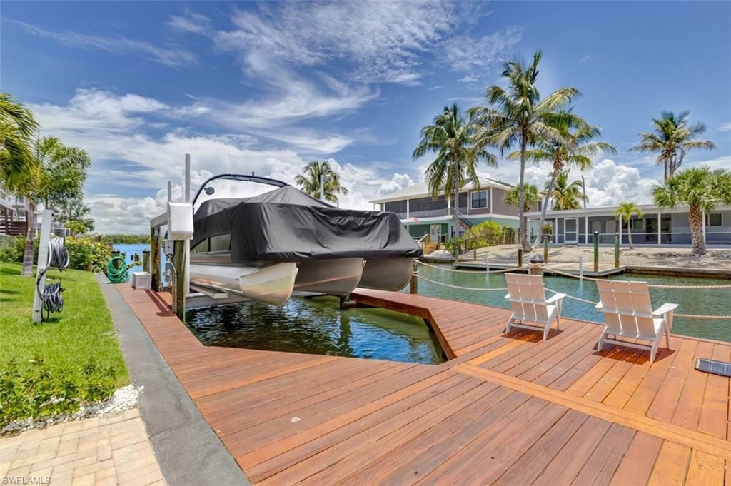 370 Bayland Rd , Fort Myers Beach, FL 33931 Photo