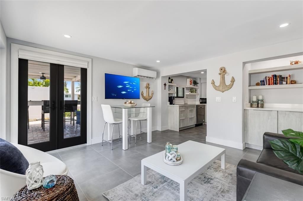 370 Bayland Rd , Fort Myers Beach, FL 33931 Photo