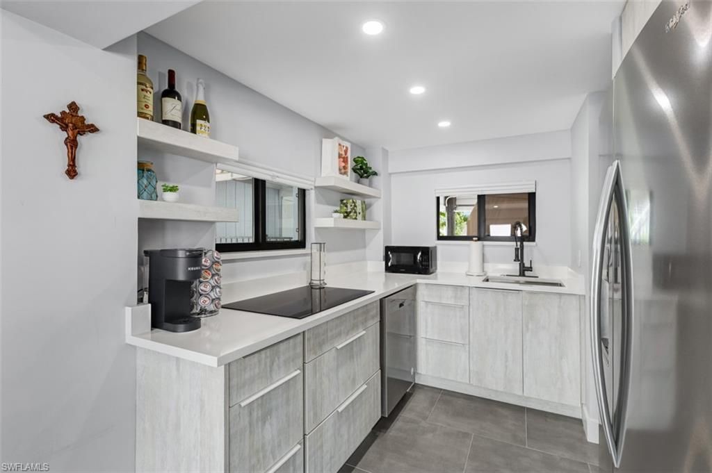 370 Bayland Rd , Fort Myers Beach, FL 33931 Photo