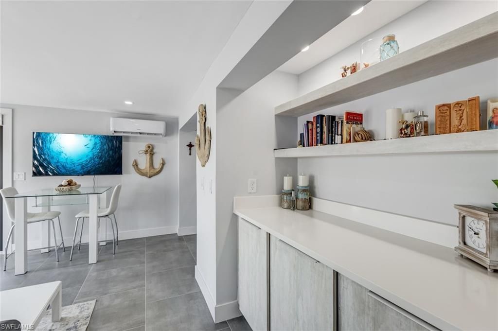 370 Bayland Rd , Fort Myers Beach, FL 33931 Photo