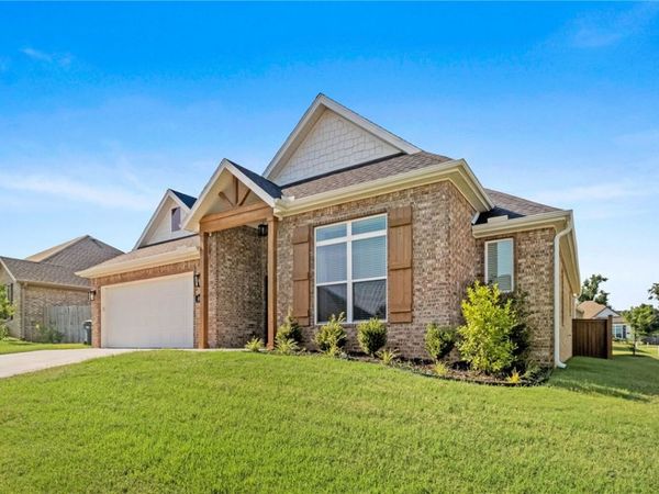 4027 E Utica Lane, Fayetteville, AR 72701