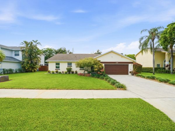 5787 SW 57th Way, Davie, FL 33314