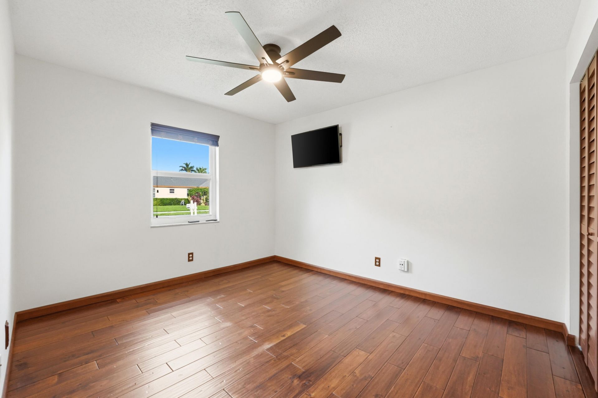 5787 SW 57th Way, Davie, FL 33314 Photo