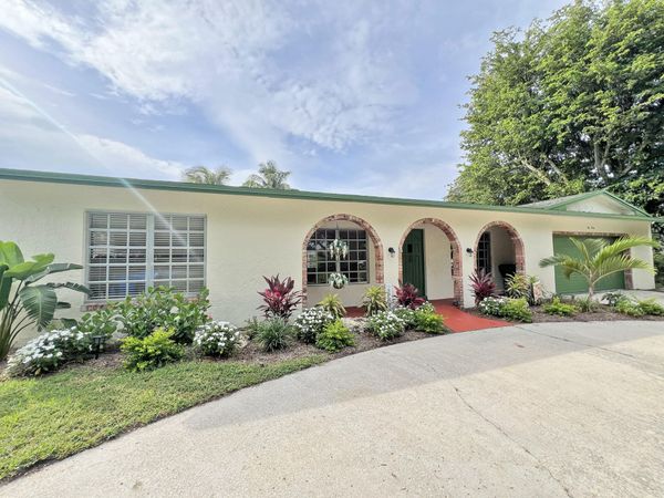 240 Lake Drive, Coconut Creek, FL 33066