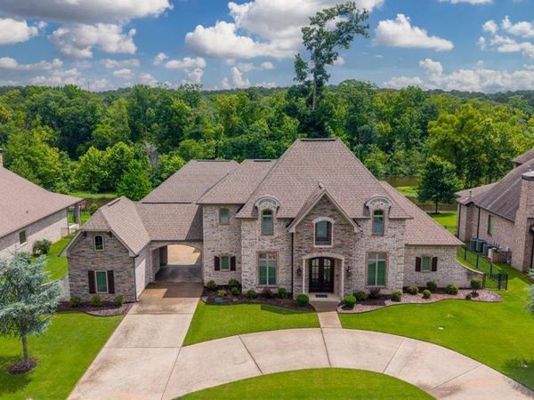 7034 Westshore Avenue , Benton, AR 72019