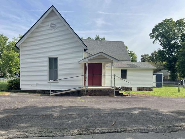 111 S Broadway Street , Heber Springs, AR 72543