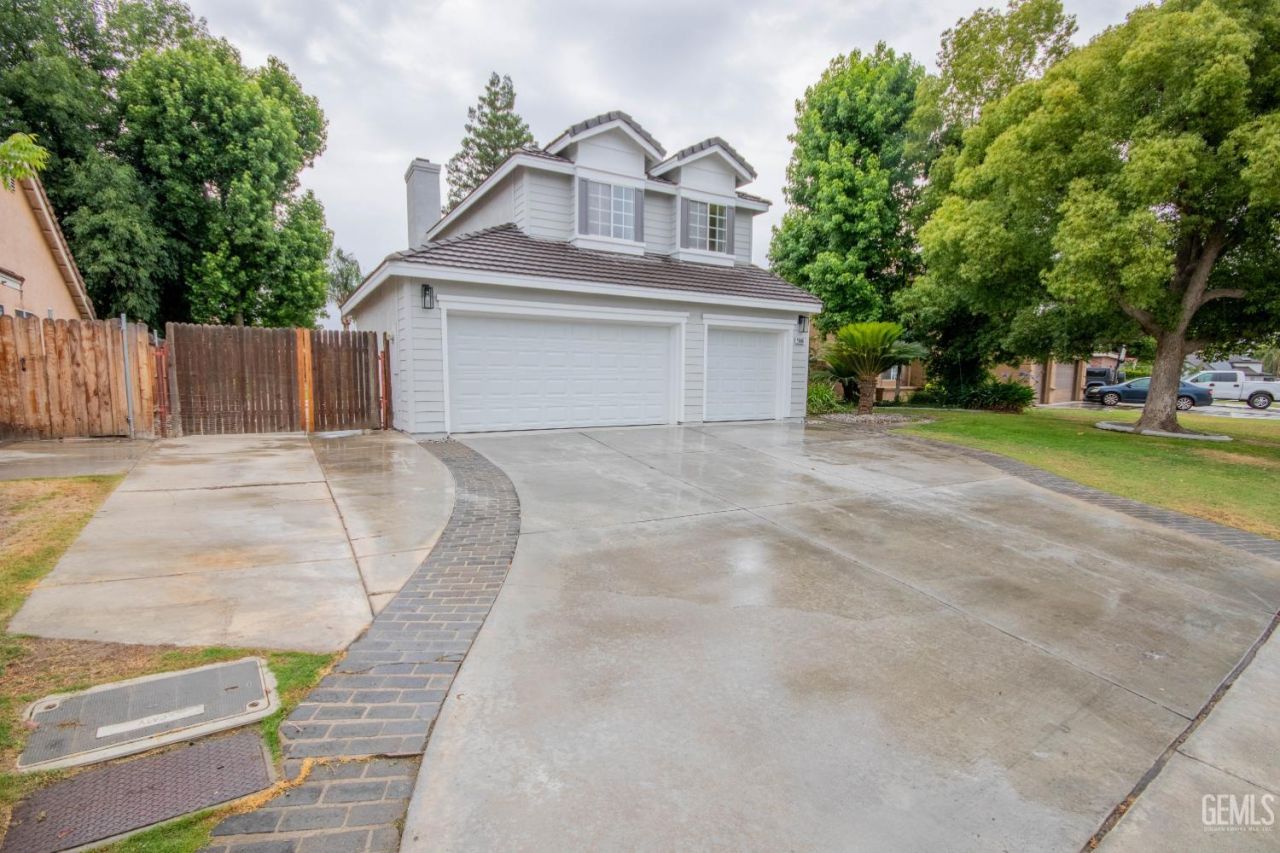 7608 Sutters Mill Street, Bakersfield, CA 93313 Main Photo