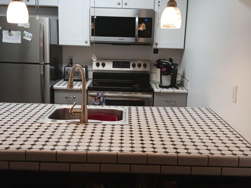 1088 S Merrimar Circle S, Unit # C, Columbus, OH 43220 Photo 10