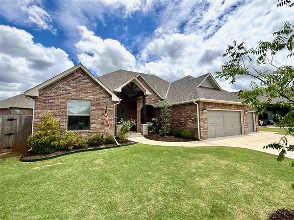 5716 Goldstone Court, Mustang, OK 73064