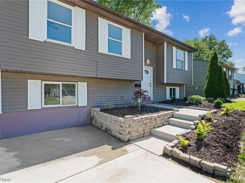 78 Summerberry Lane, Niles, OH 44446 Photo 4