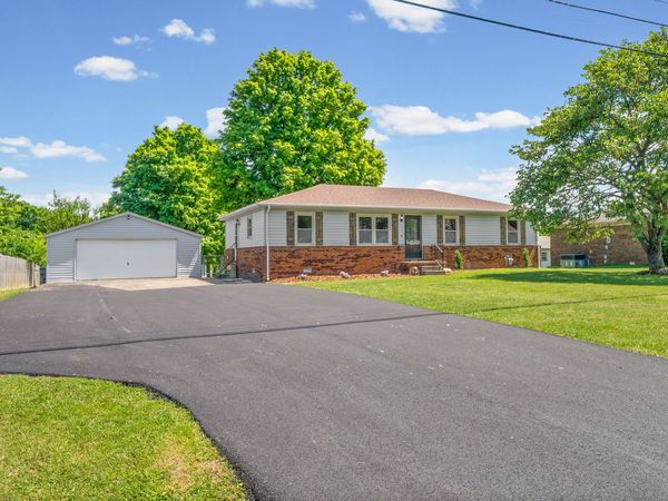 711 Sanderson Dr , Hopkinsville, KY 42240
