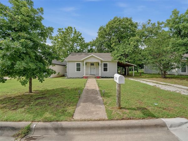 513 W Water Street, Weatherford, TX 76086