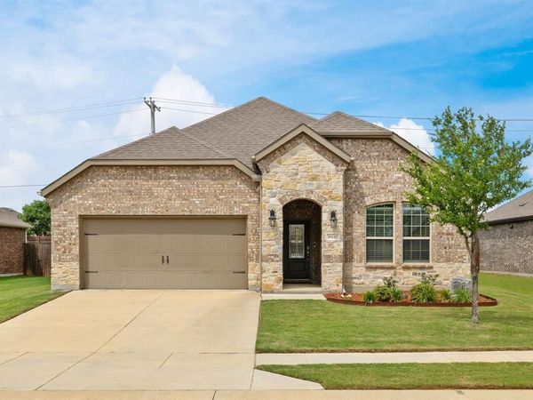10117 Table Bluff Street, Aubrey, TX 76227