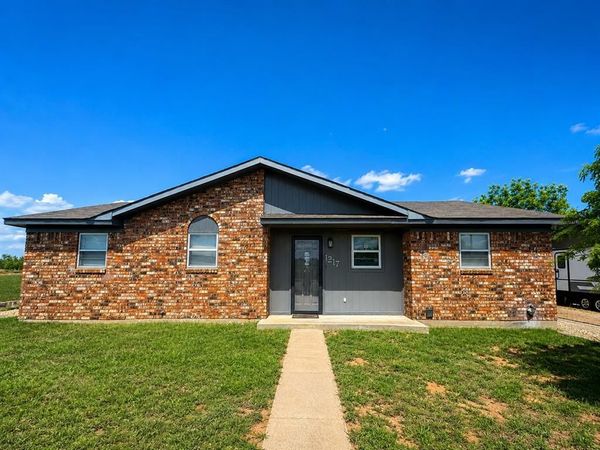 1217 Town Creek Drive , Sweetwater, TX 79556