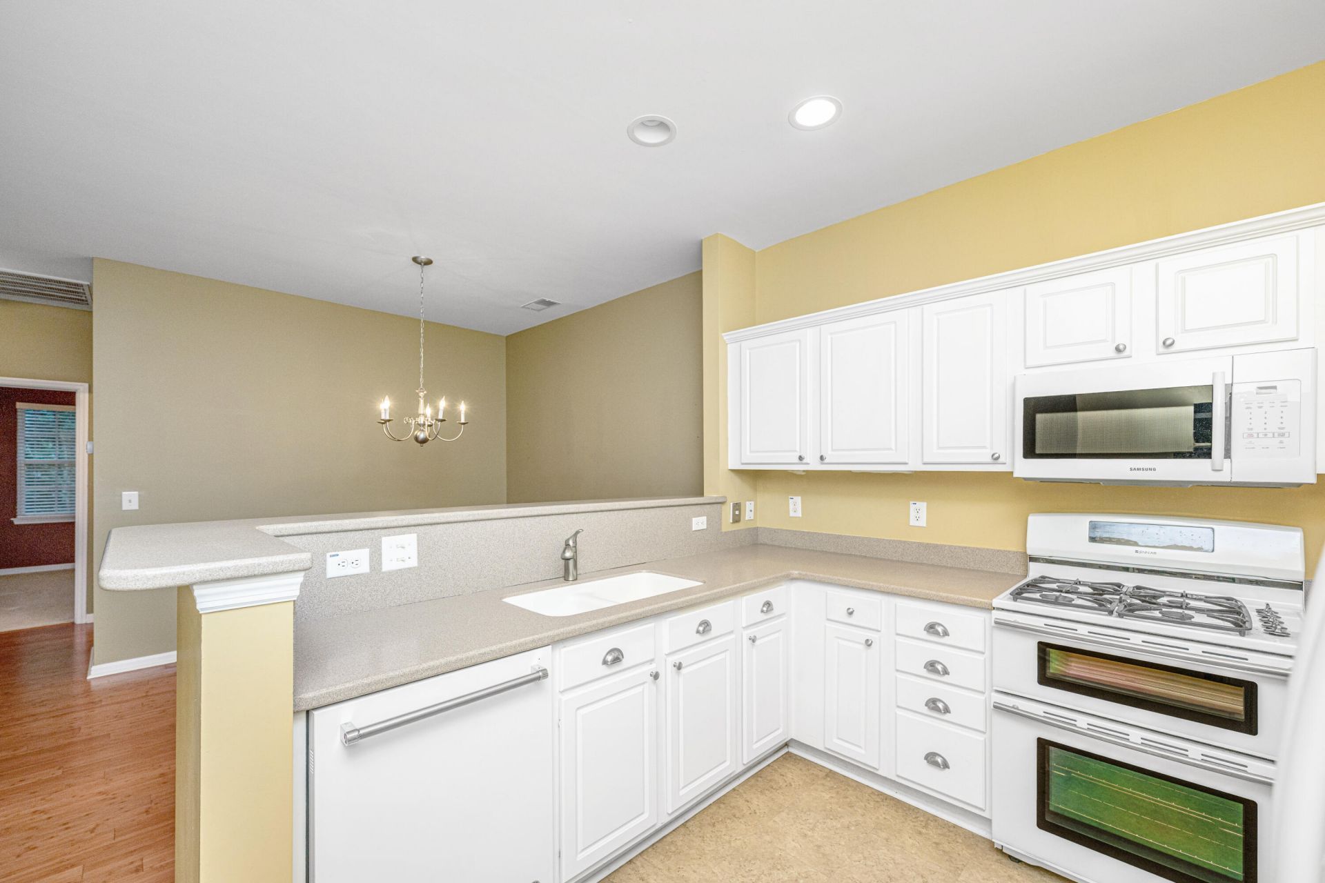 1126 Santa Elena Way Photo 11