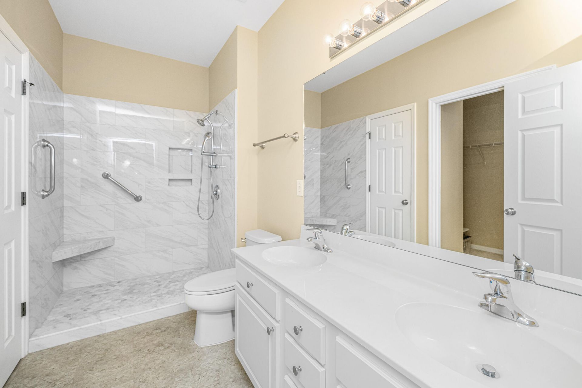 1126 Santa Elena Way Photo 17