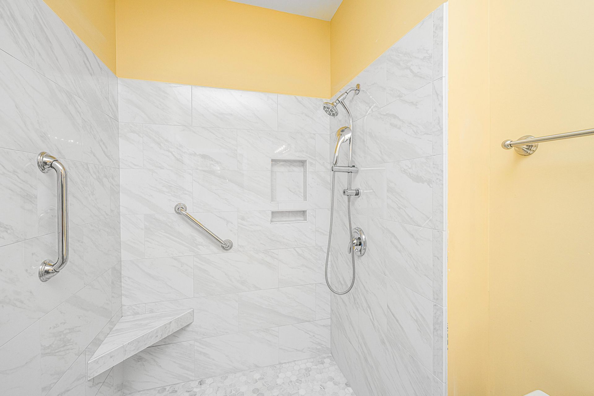 1126 Santa Elena Way Photo 18