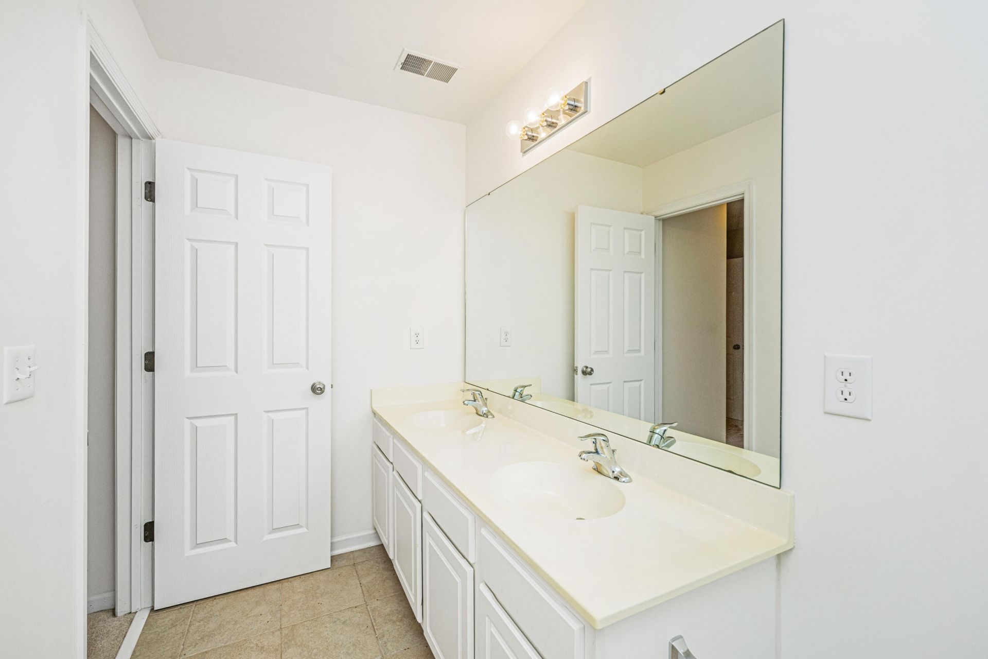 1126 Santa Elena Way Photo 24