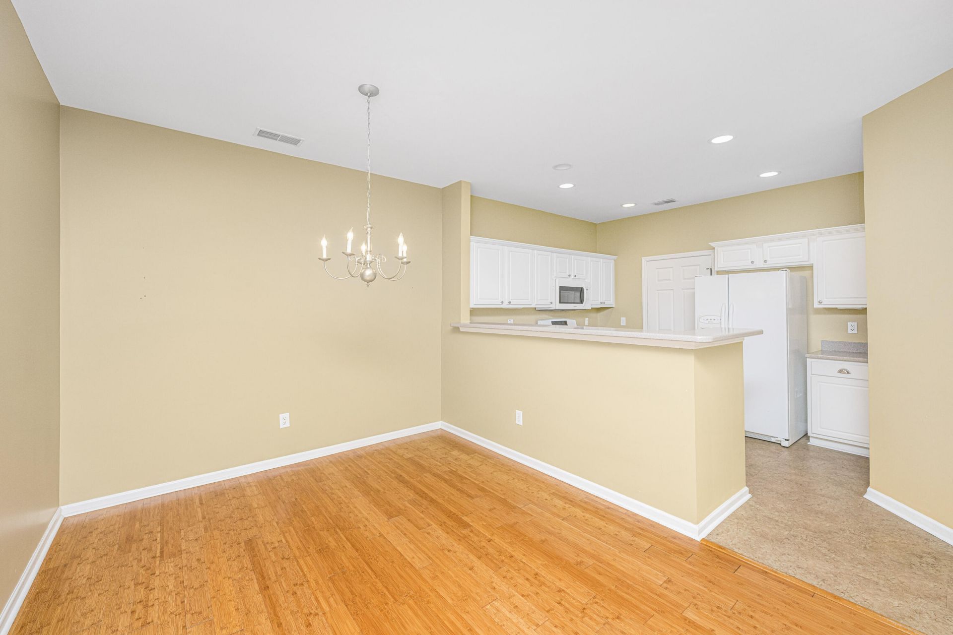 1126 Santa Elena Way Photo 6