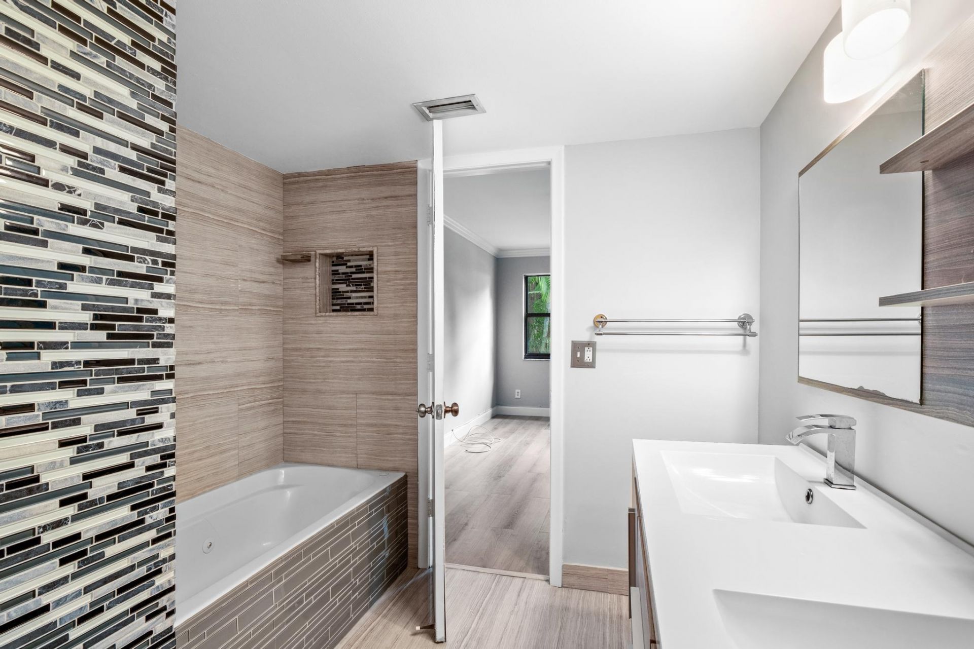 1120 Homewood Boulevard, Unit G204, Delray Beach, FL 33445 Photo