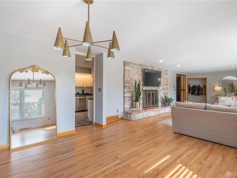 216 Mar Ken Drive, Dayton, OH 45405 Photo 6