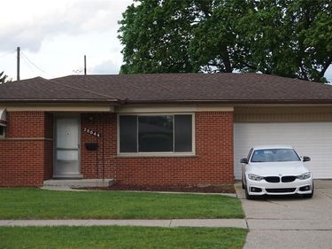 28644 Grobbel Avenue, Warren, MI 48092
