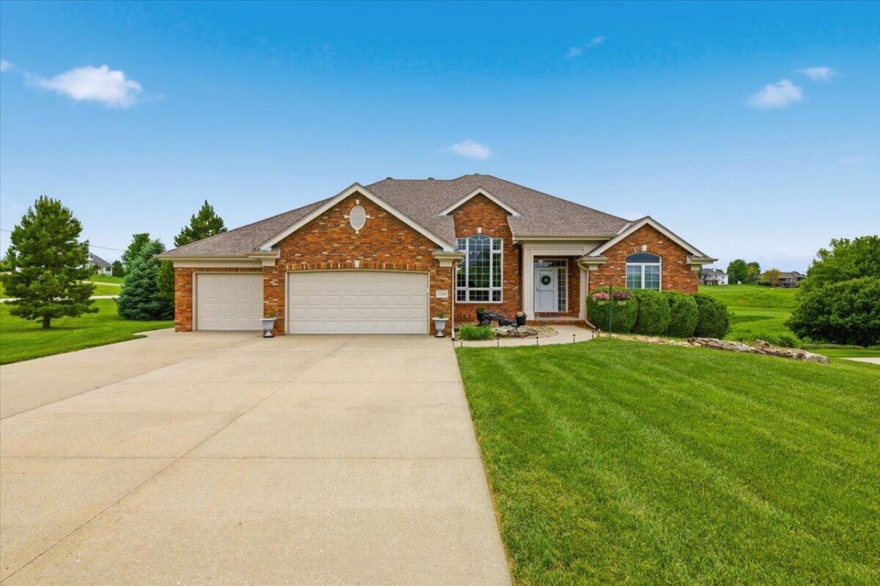 17660 Newberry Circle, Council Bluffs, IA 51503 Main Photo