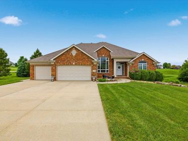 17660 NEWBERRY Circle, COUNCIL BLUFFS, IA 51503