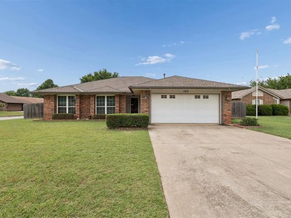1313 Fairfax Court, Yukon, OK 73099